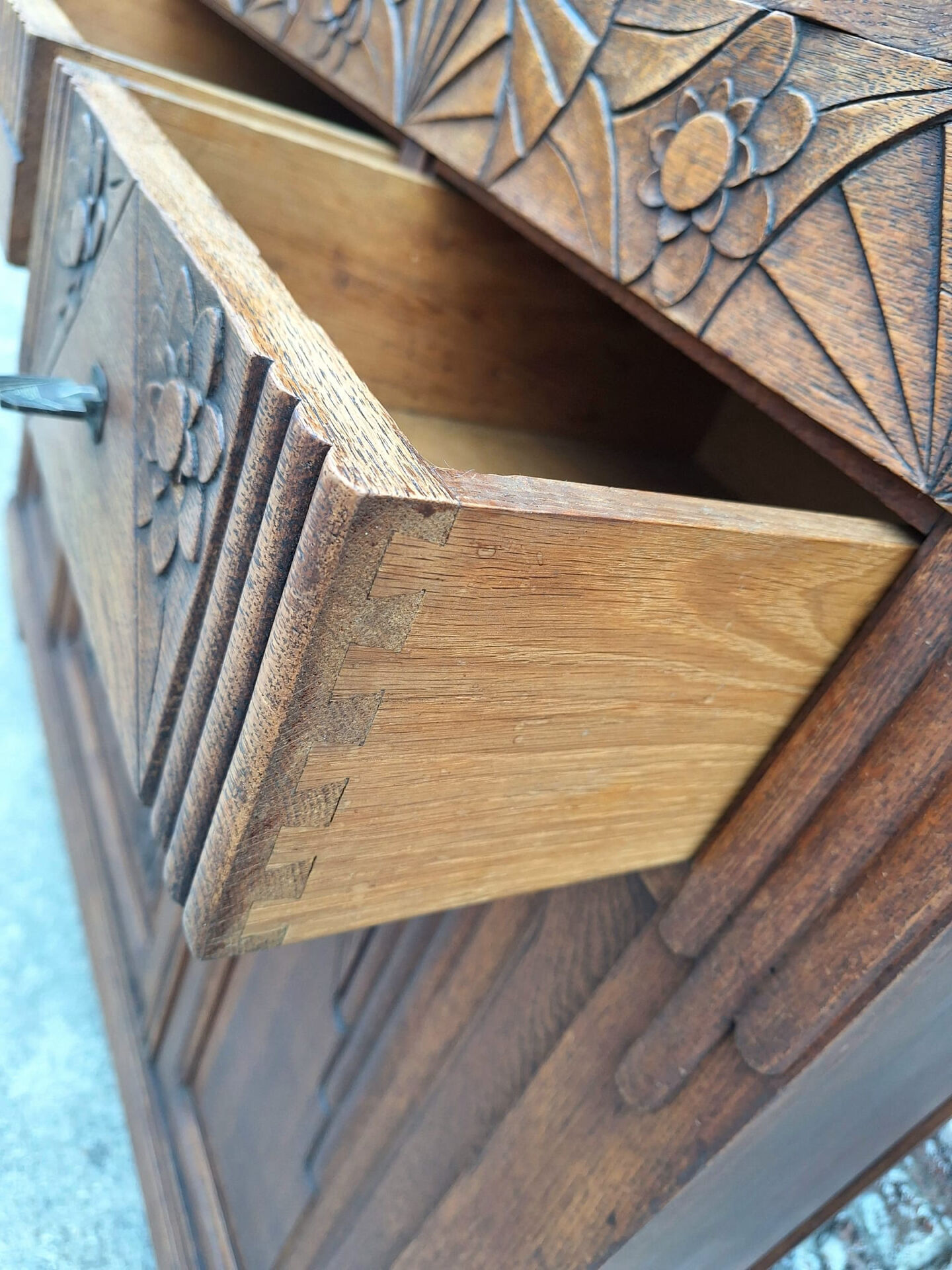 Buffet art déco plateau bois, meuble vaisselier ancien  Dimensions 142