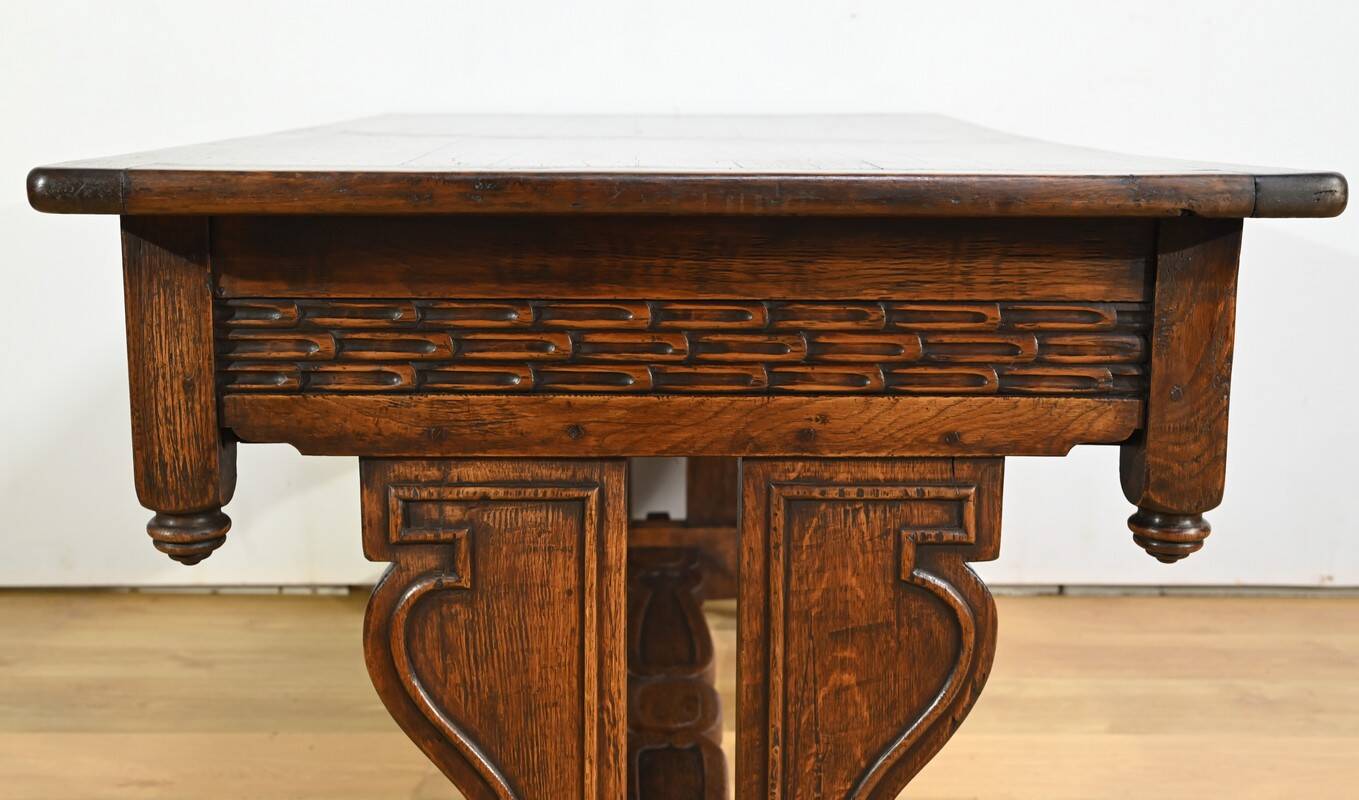 Oak Desk Table, Neo-Gothic style – Early 20th century