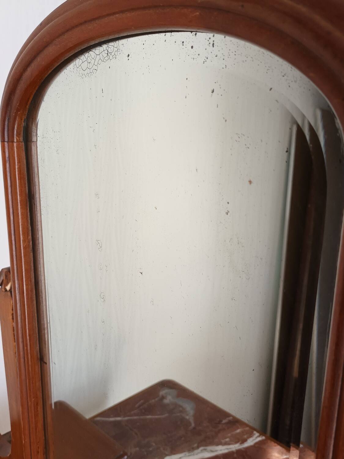 Retro cherry wood marble hairdresser