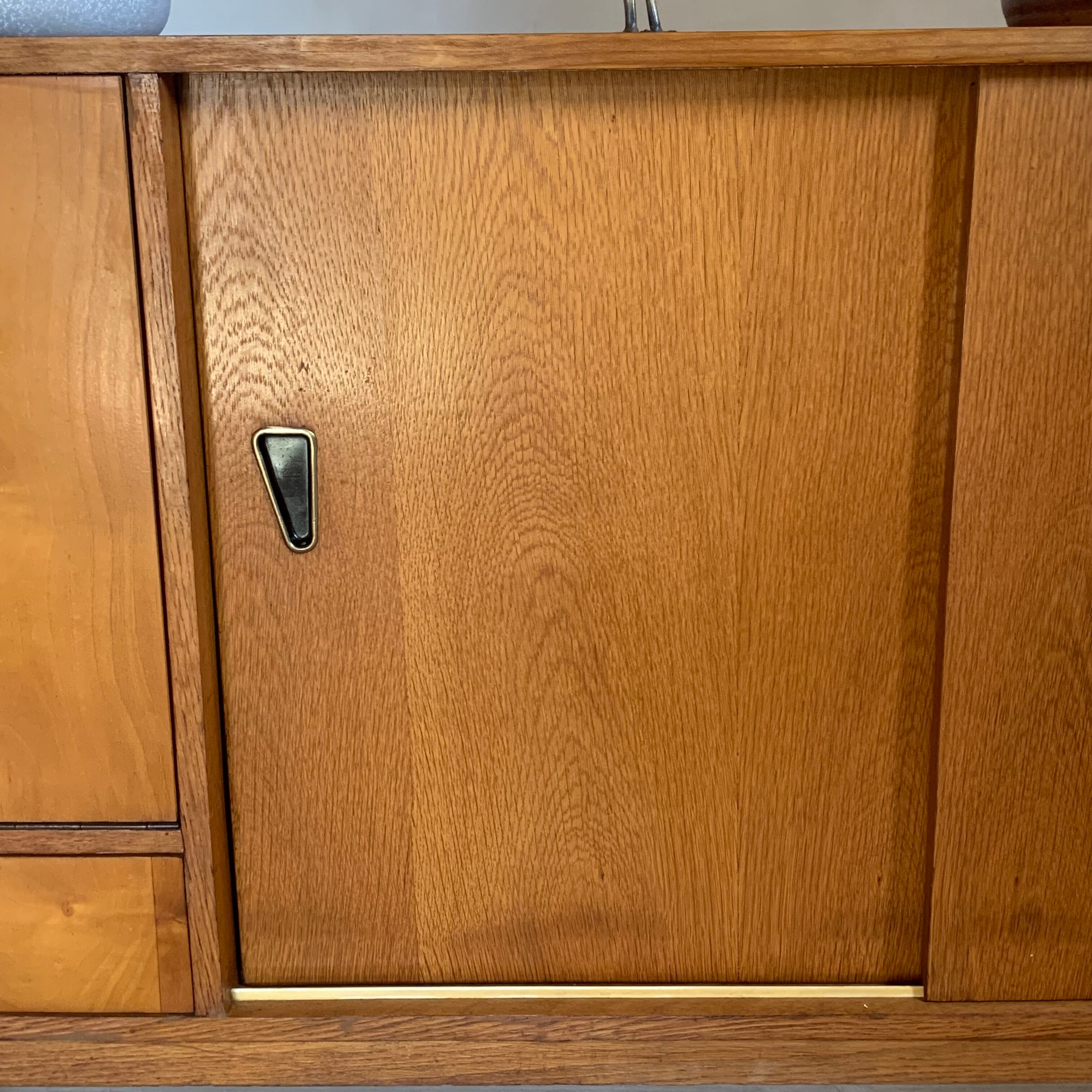 Enfilade vintage bar