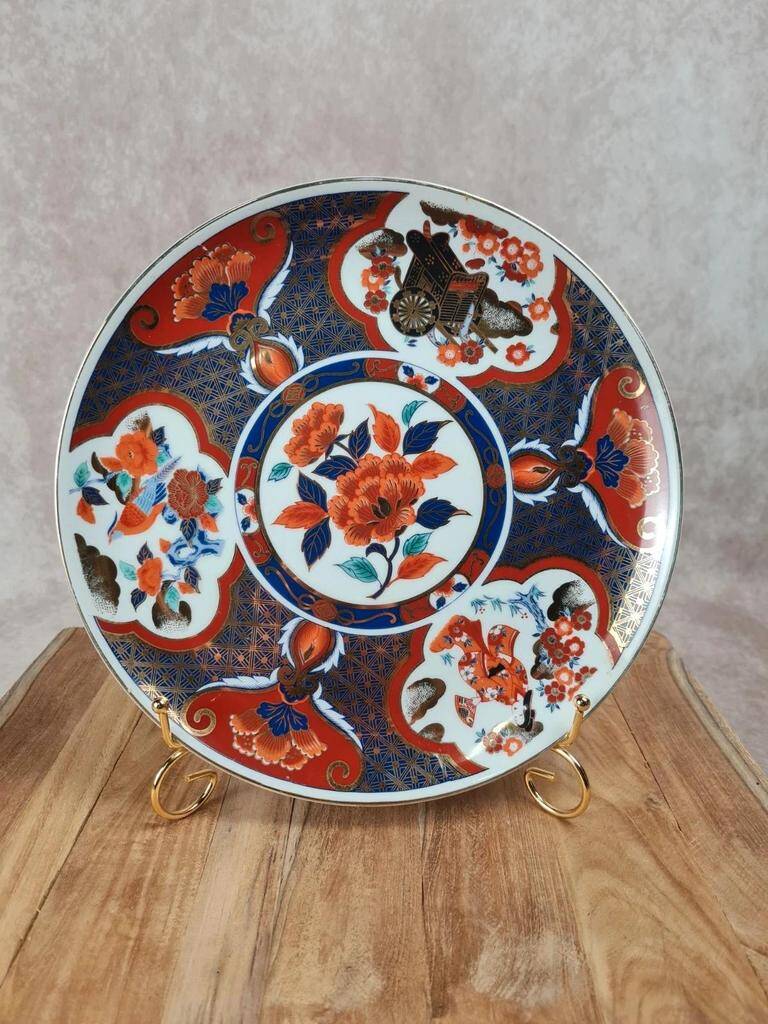 Large decorative porcelain plate – Imari red & blue style