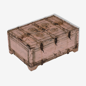 Dowry chest