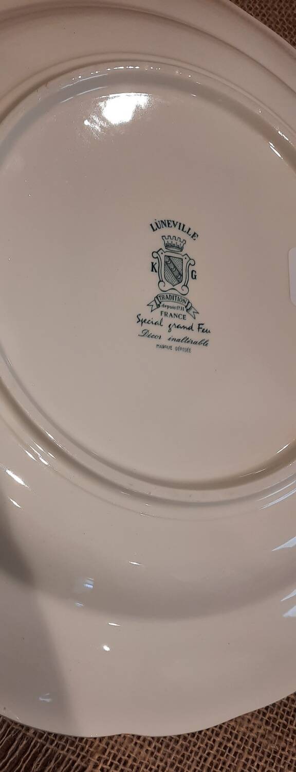 Round Lunéville dish