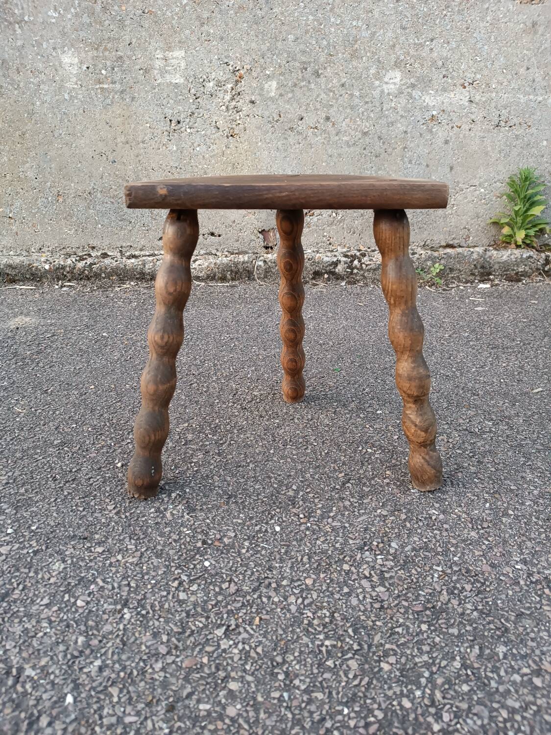 Tripod stool