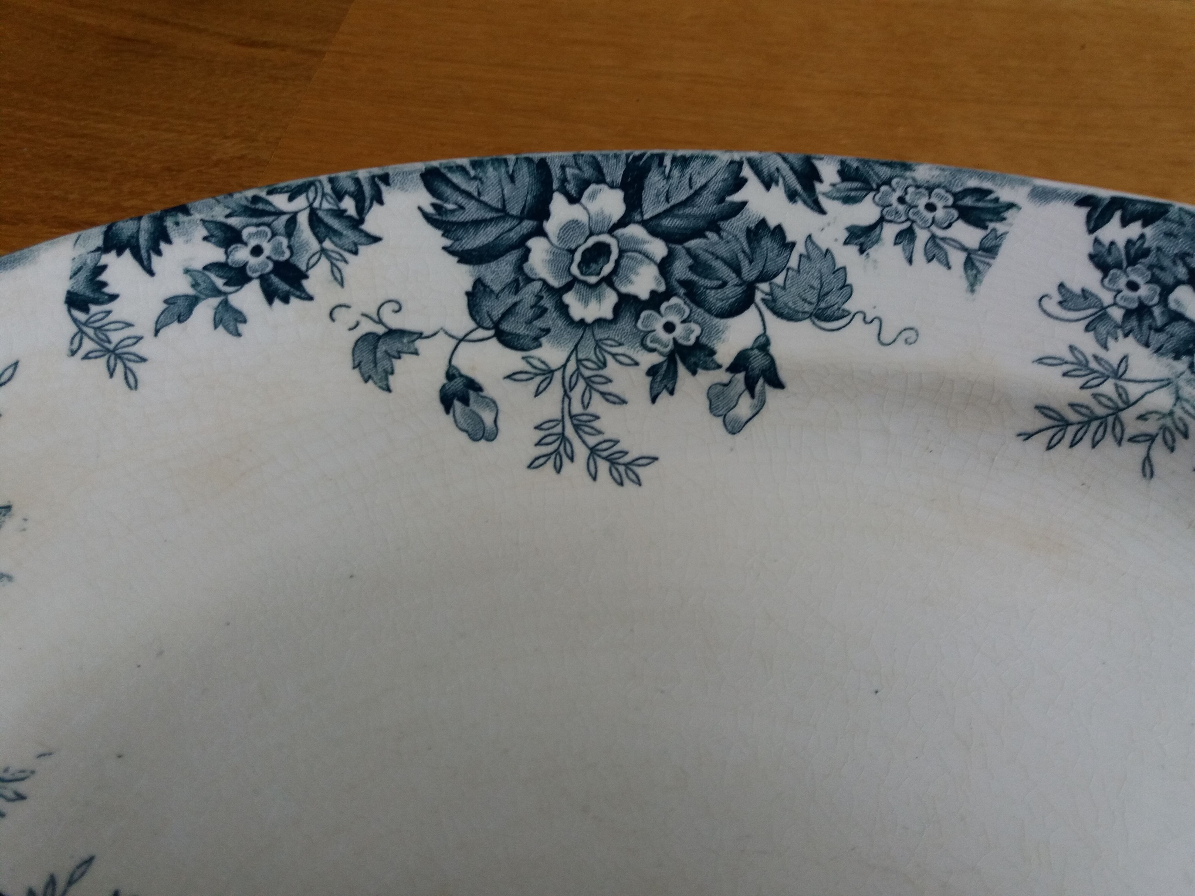 Oval dish Terre de Fer Saint Amand and Hamage model Marie-Louise