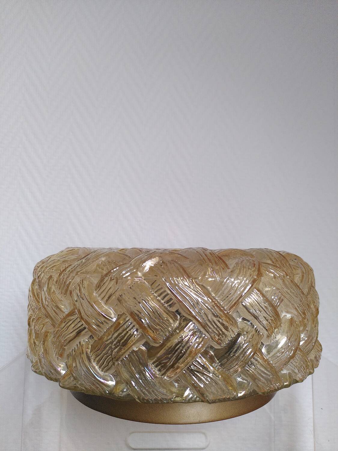 Wall-ceiling light in amber woven glass