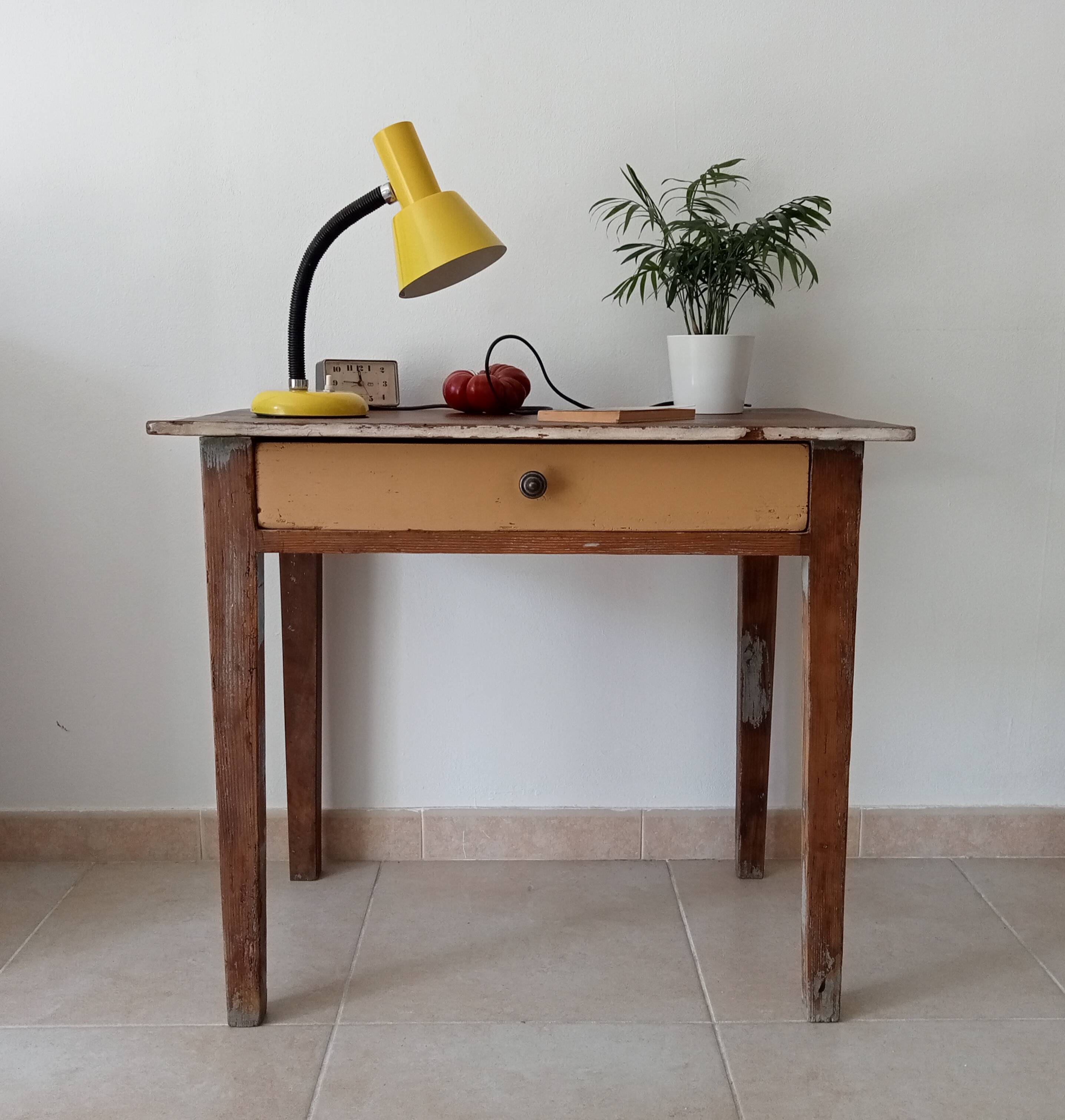 Vintage 1970s articulated desk lamp