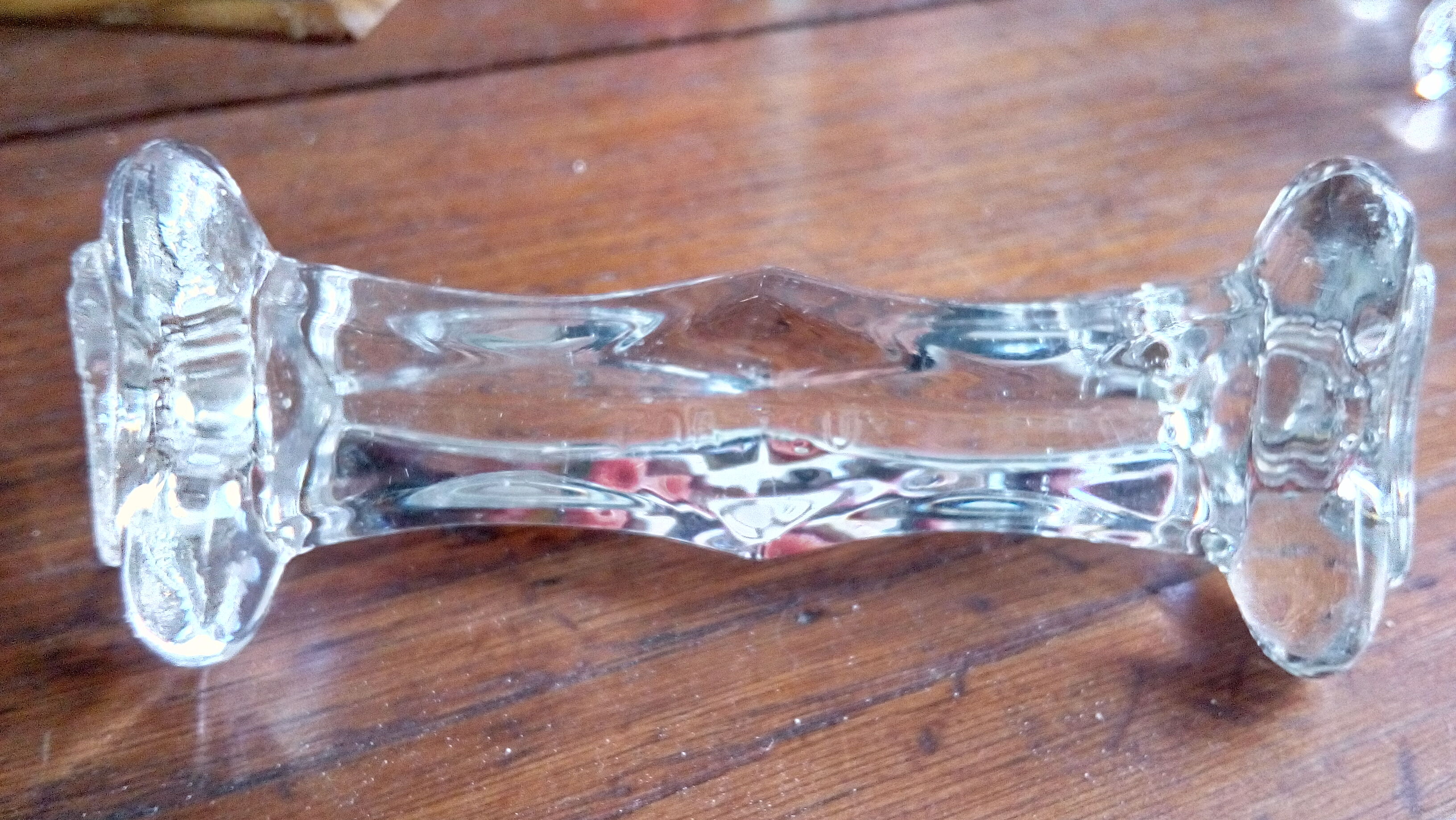 Portieux crystal knife carrier