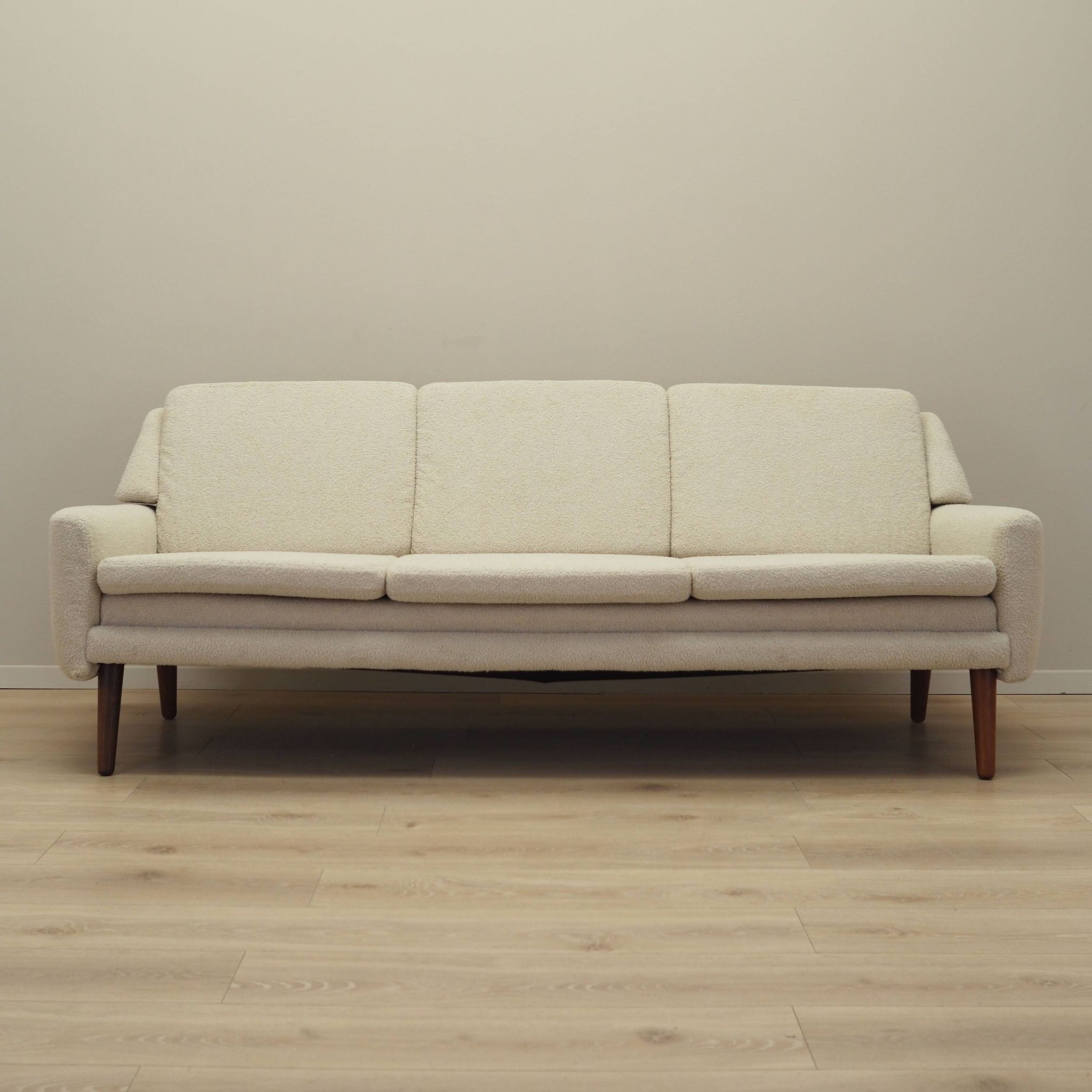 Canapé crème, design danois, années 1970, production : Danemark
