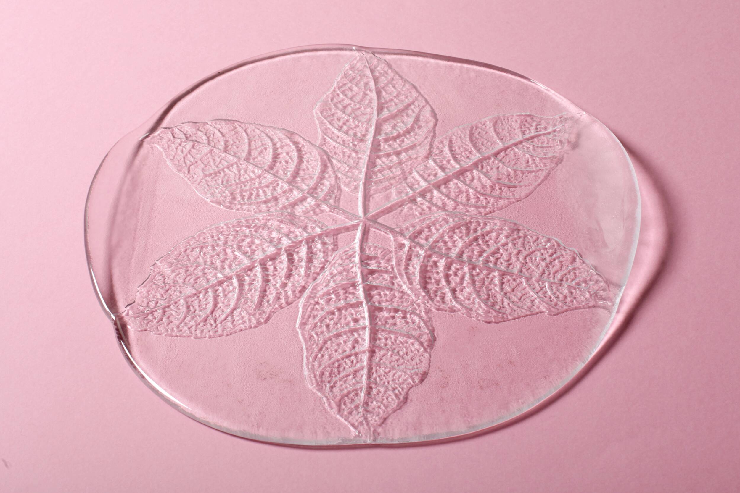 Large Kosta Boda Glass Cheese Platter: Vintage Leaf Design by Wärff / 1975