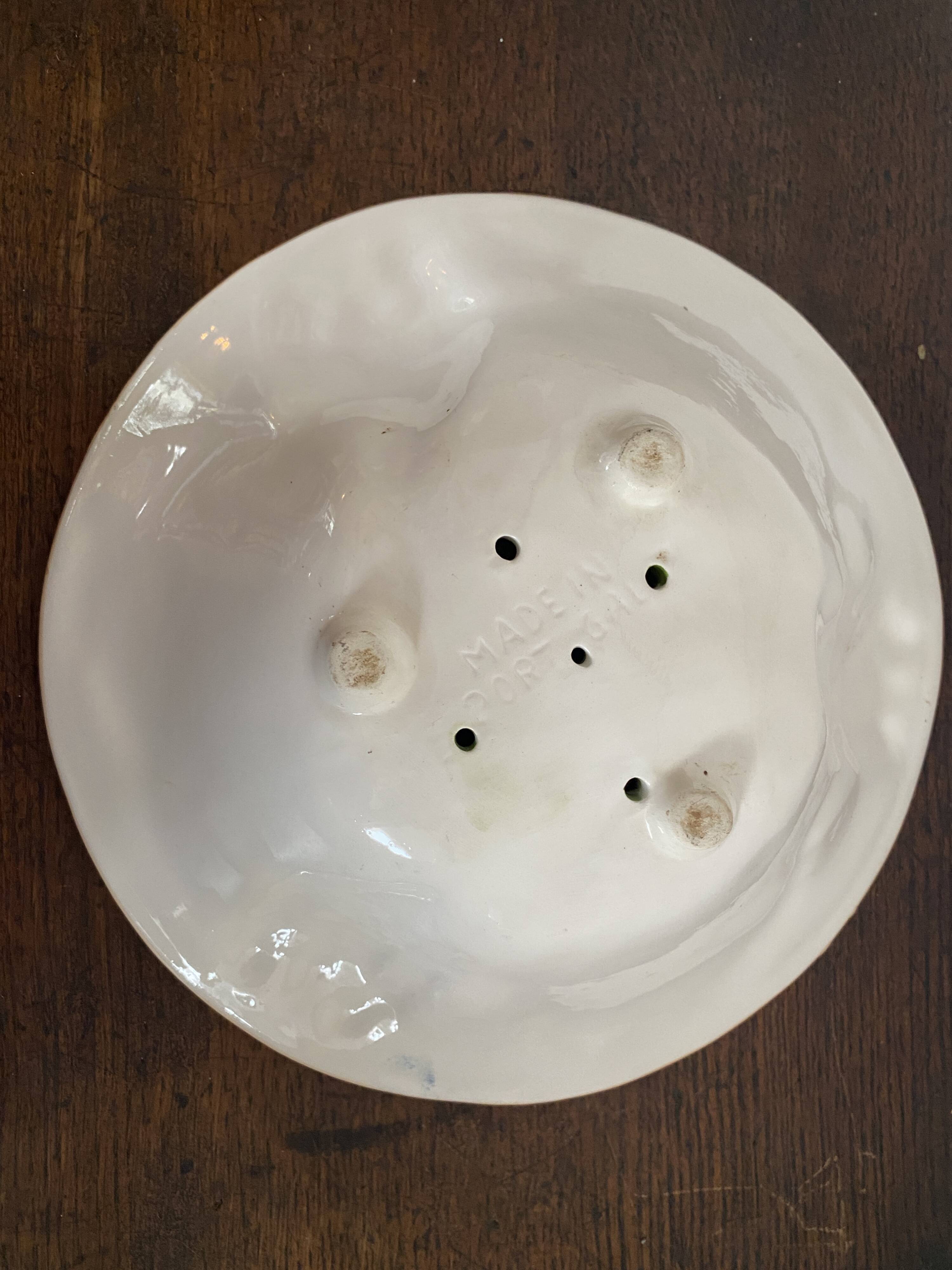 Beautiful vine pattern slip strainer