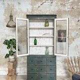 Furniture of trade showcase, around 1900.