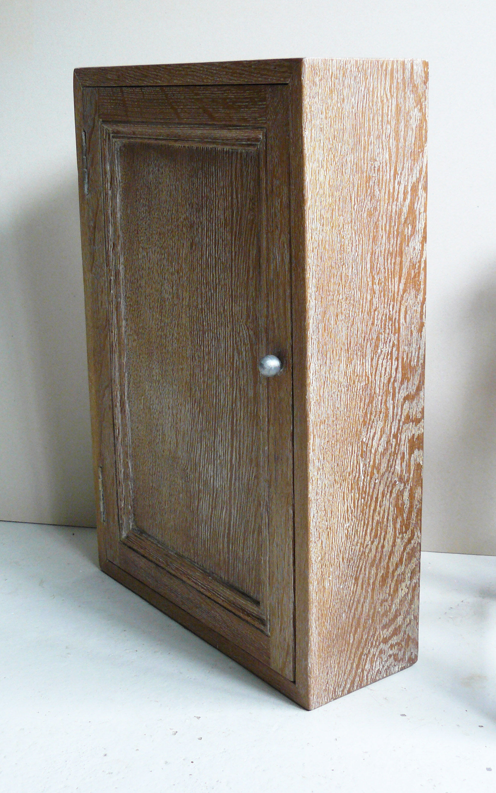 Cerused oak cabinet to hang or fix