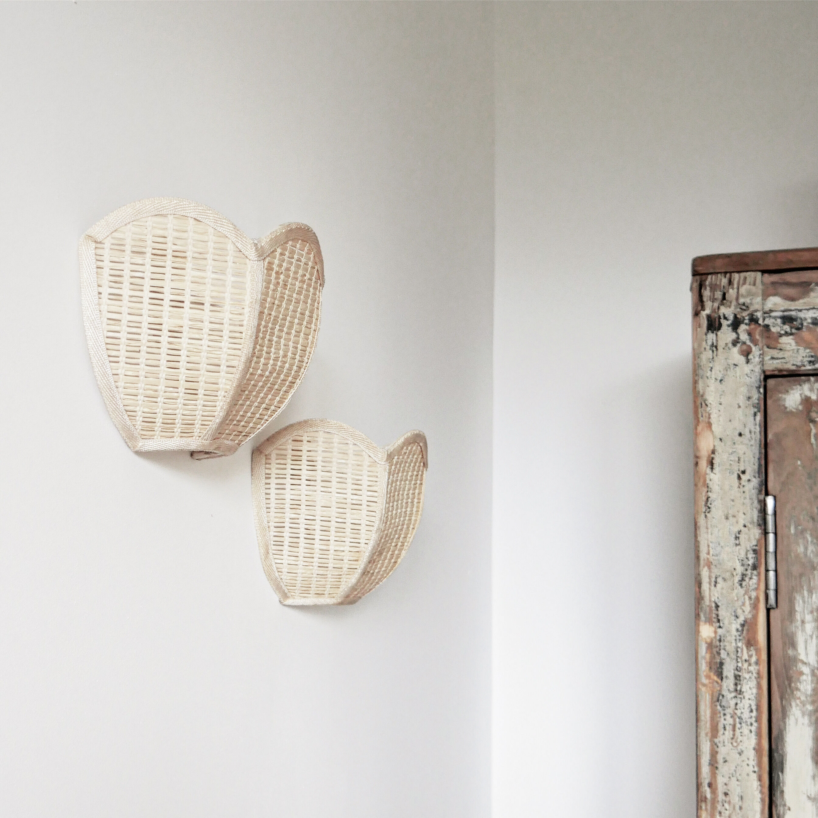 Paire d’appliques en fibre naturelle