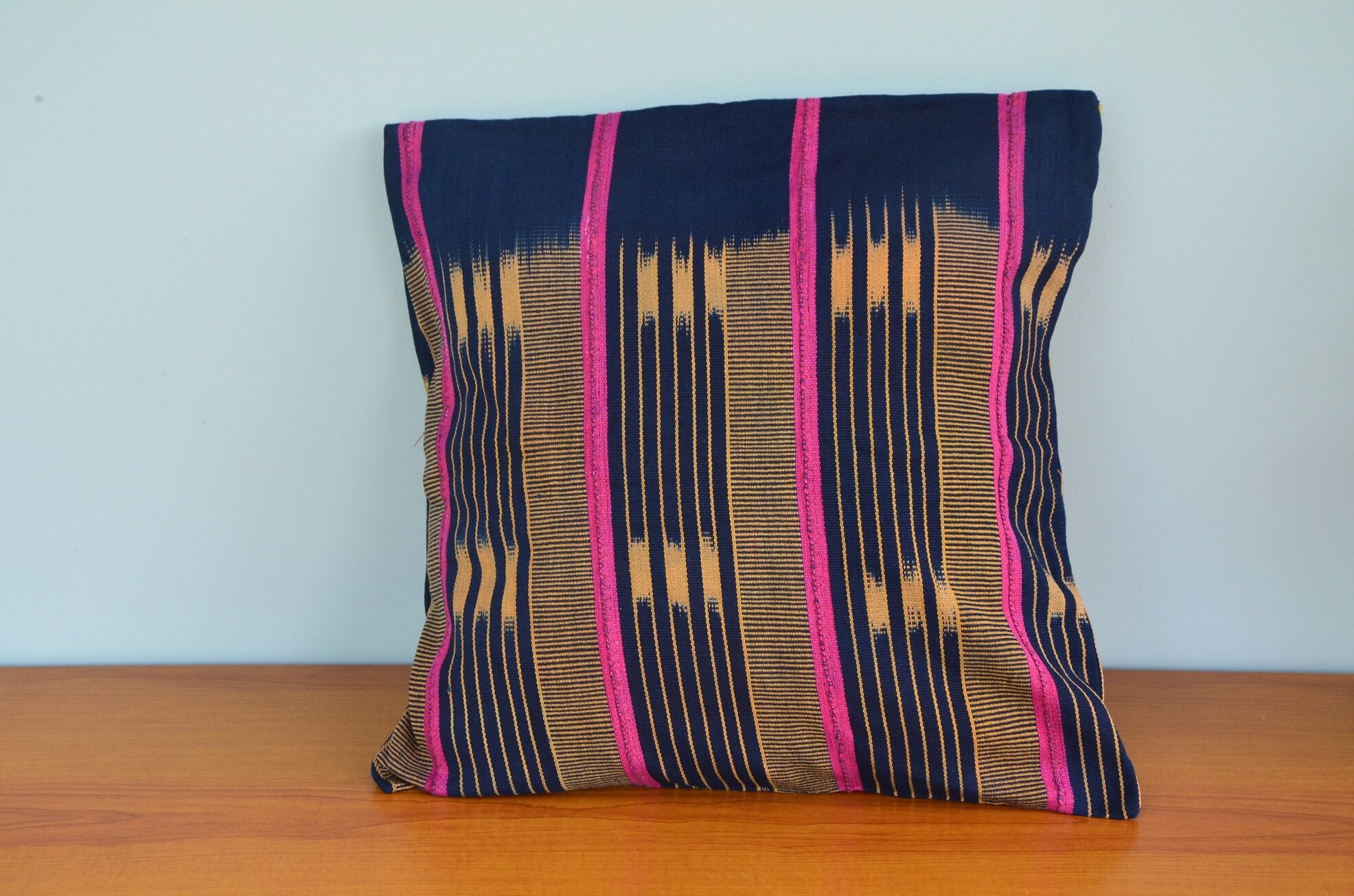 Cushion cover in blue baoulé fabric