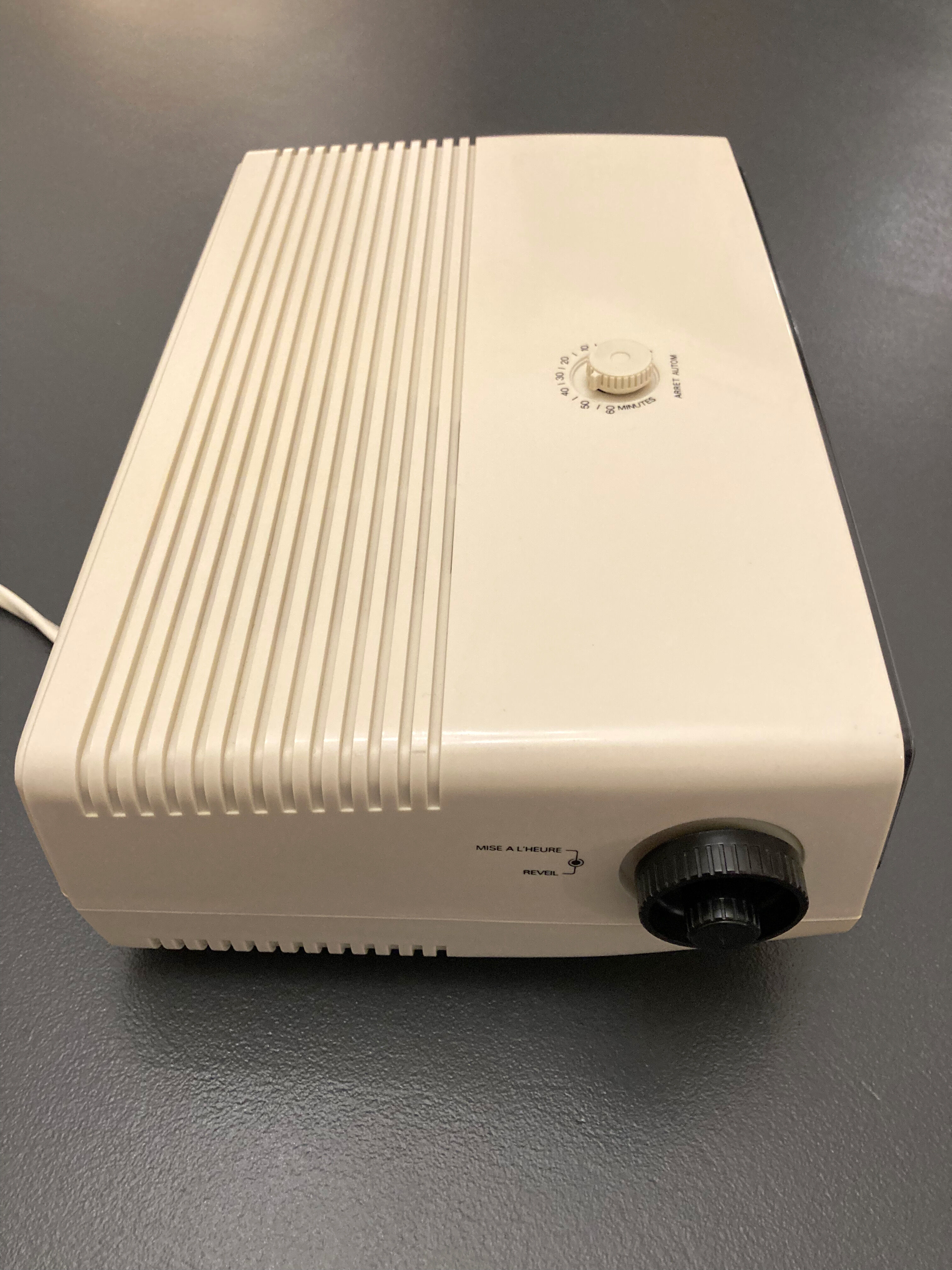 Radio vintage reveil a unfolding Continental Edison 1973