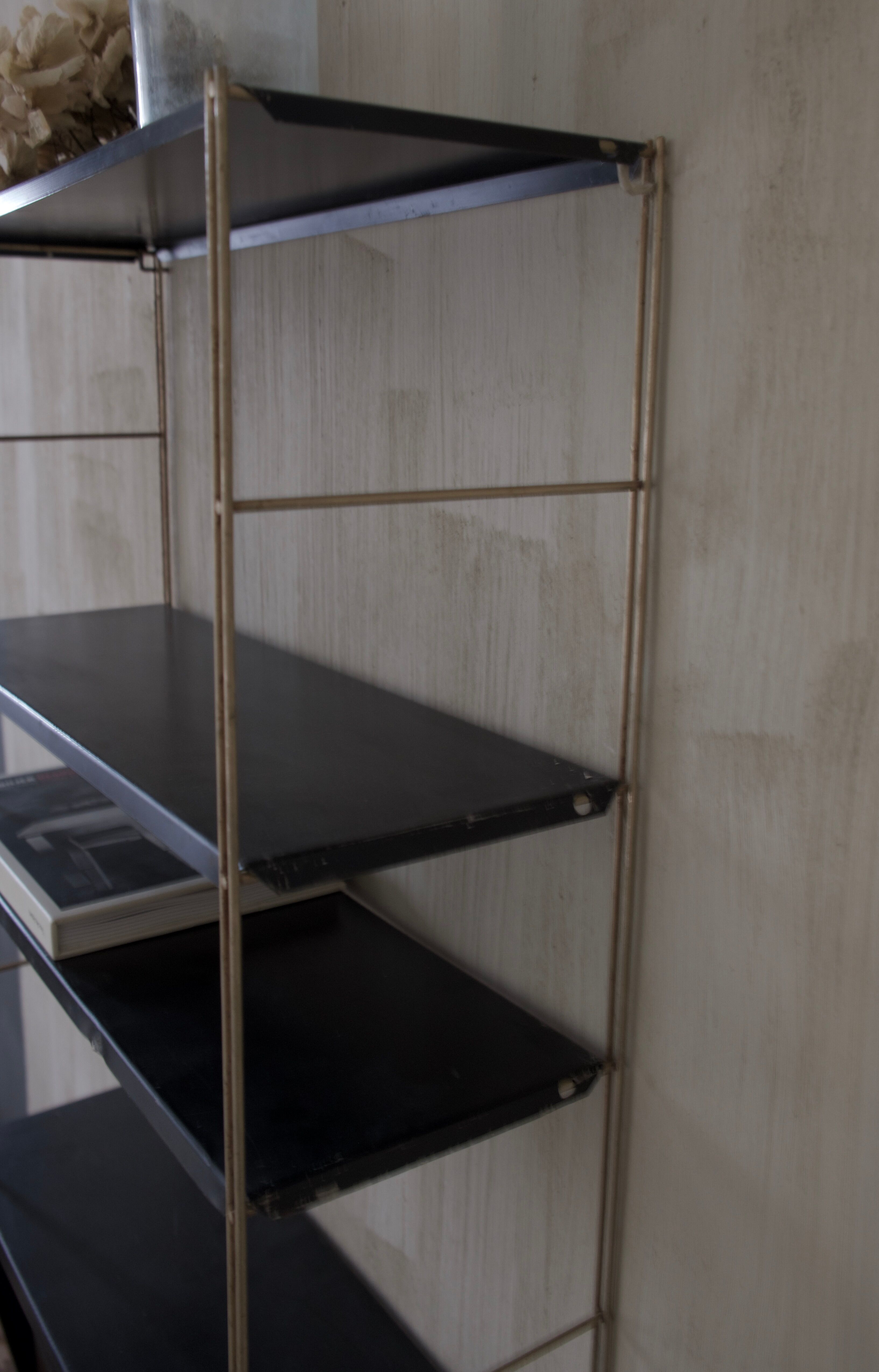 Tomado Shelf
