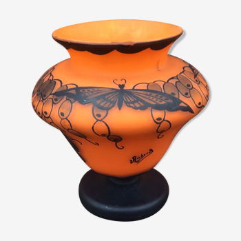 Vase Richard aux papillons noirs par la verrerie Loetz vers 1920