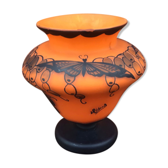 Vase Richard aux papillons noirs par la verrerie Loetz vers 1920