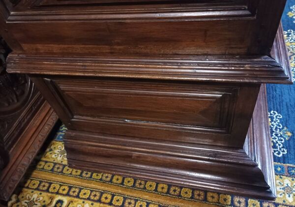 Homme debout époque Louis XIII en noyer Pointe de diamant