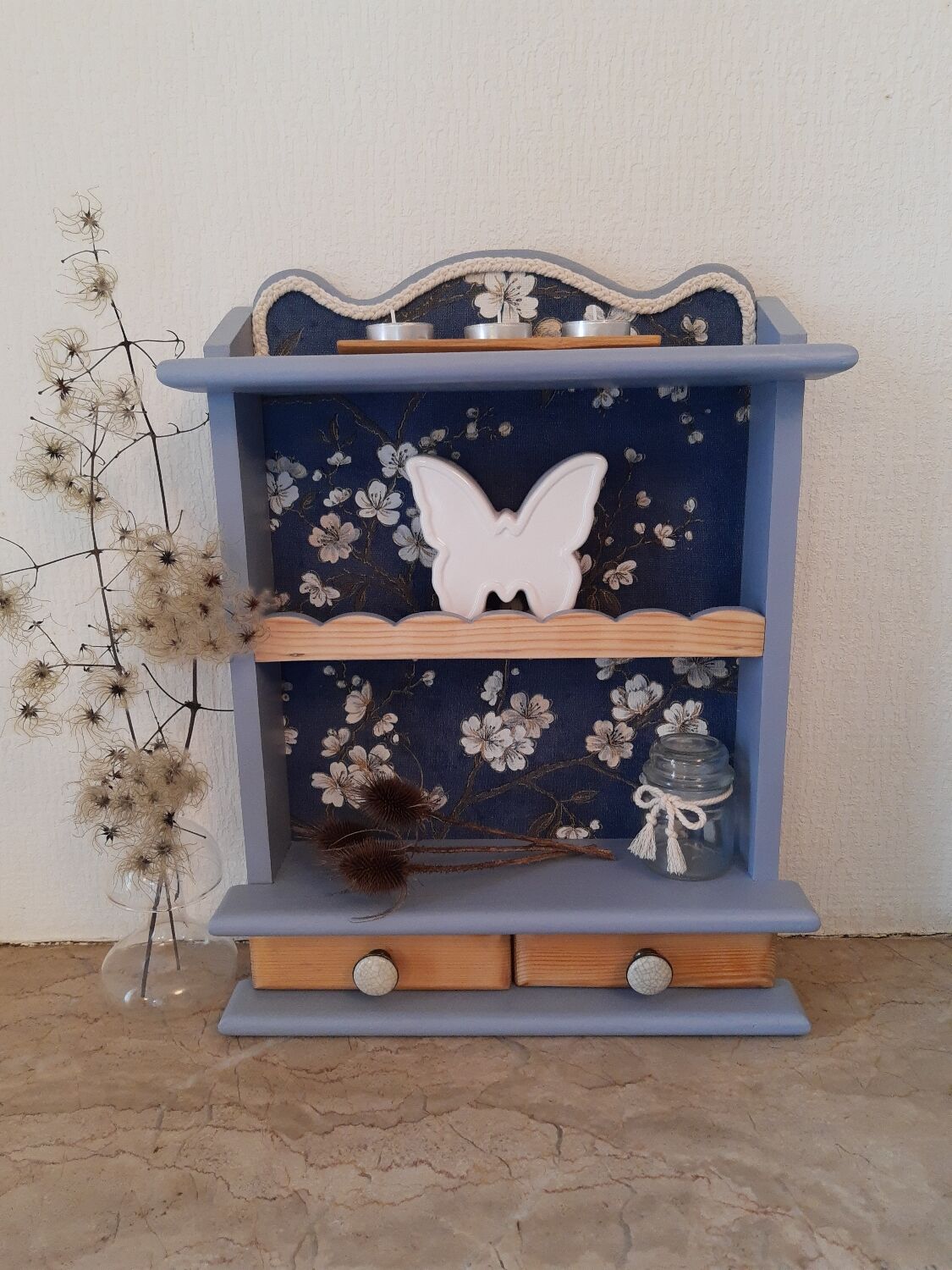 Shelf to put or hang revisited