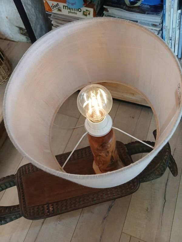 Lampe de table avec pied en bois massif