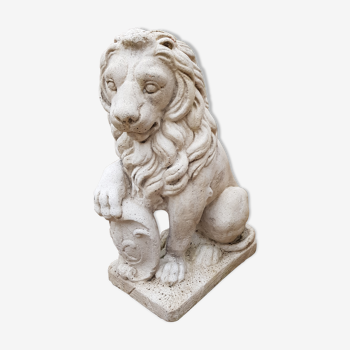 Lion en pierre reconstitué