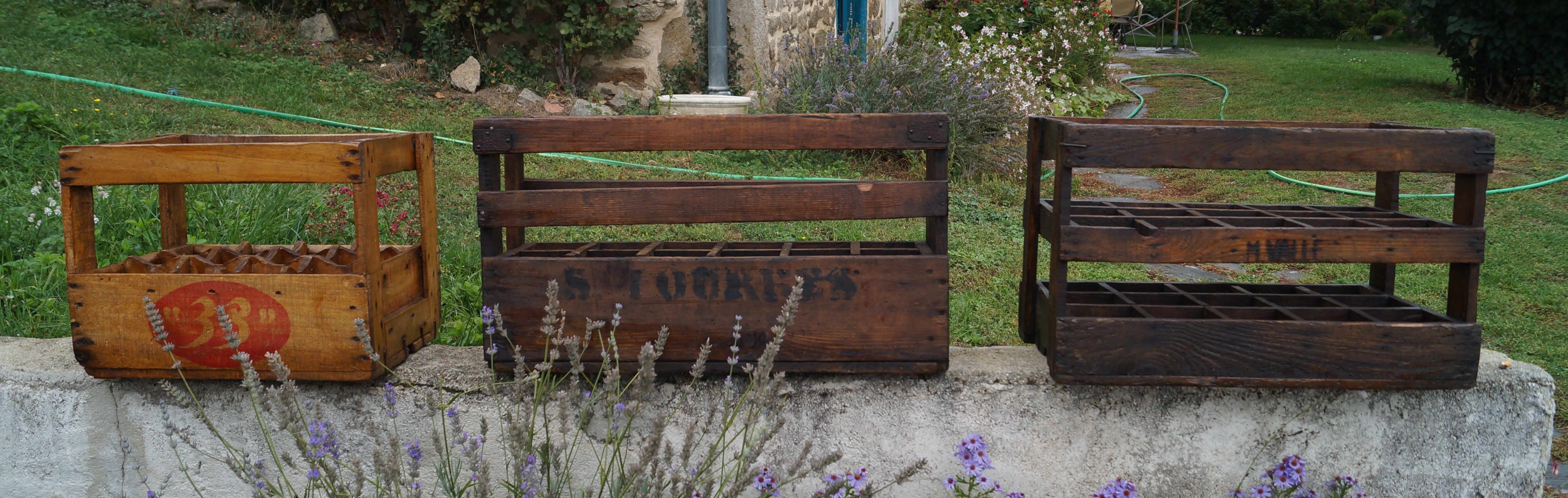 Wooden crate storage bottles