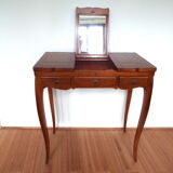 Table dressing table worker