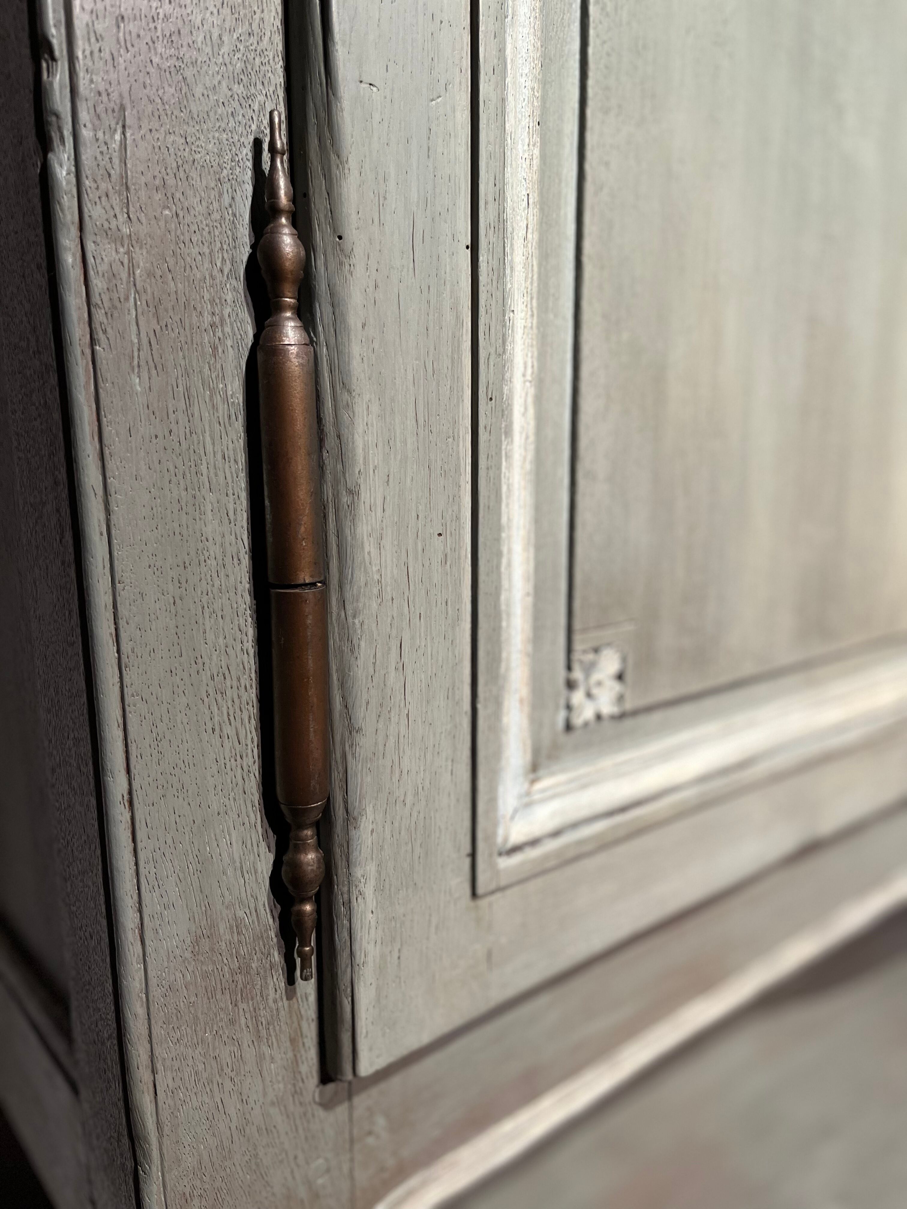 Buffet Louis XV patinated