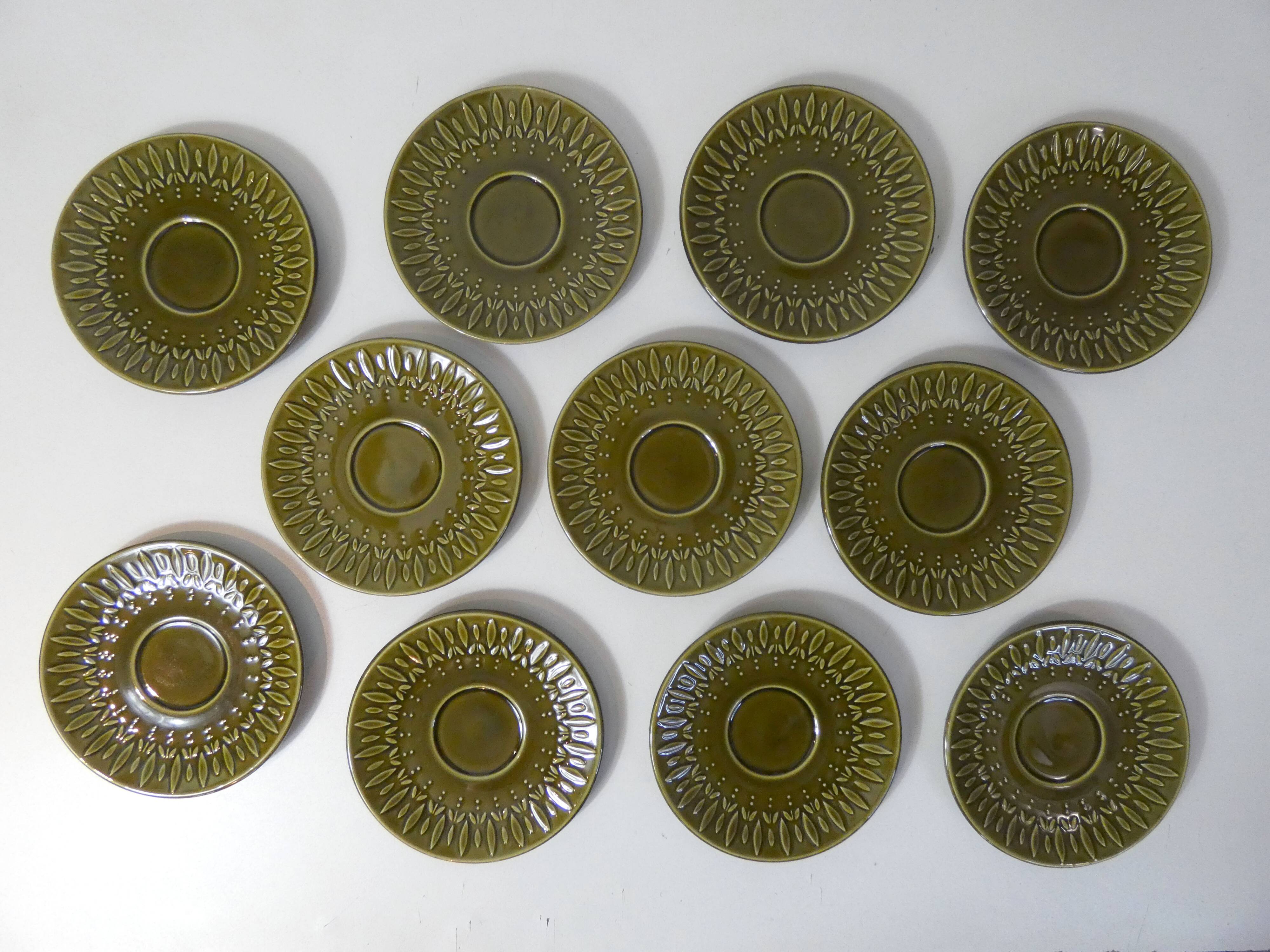 Sarreguemines 11 small plates in slip