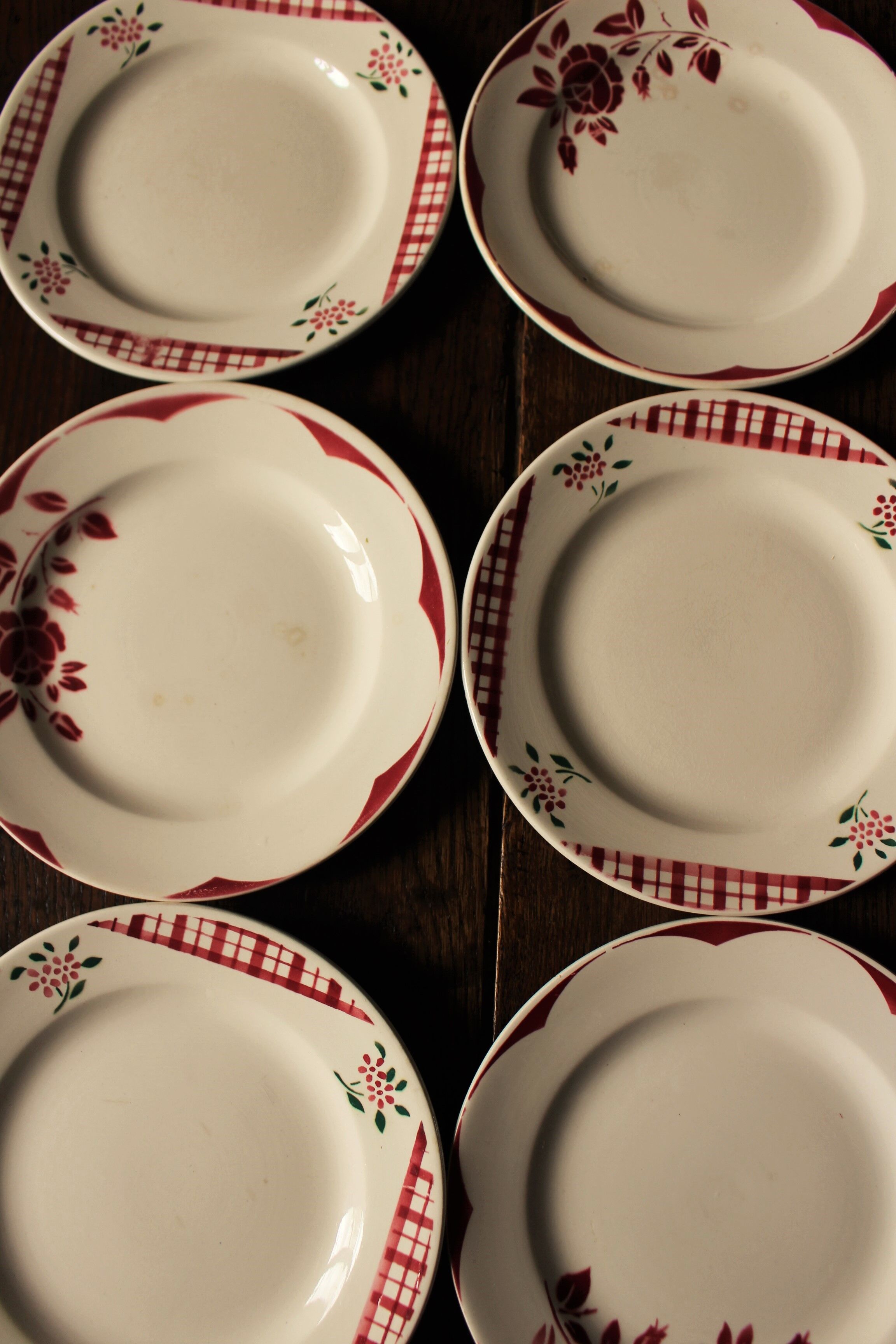 Lot 6 small mismatched plates Niger Corsica red Digoin Sarreguemines