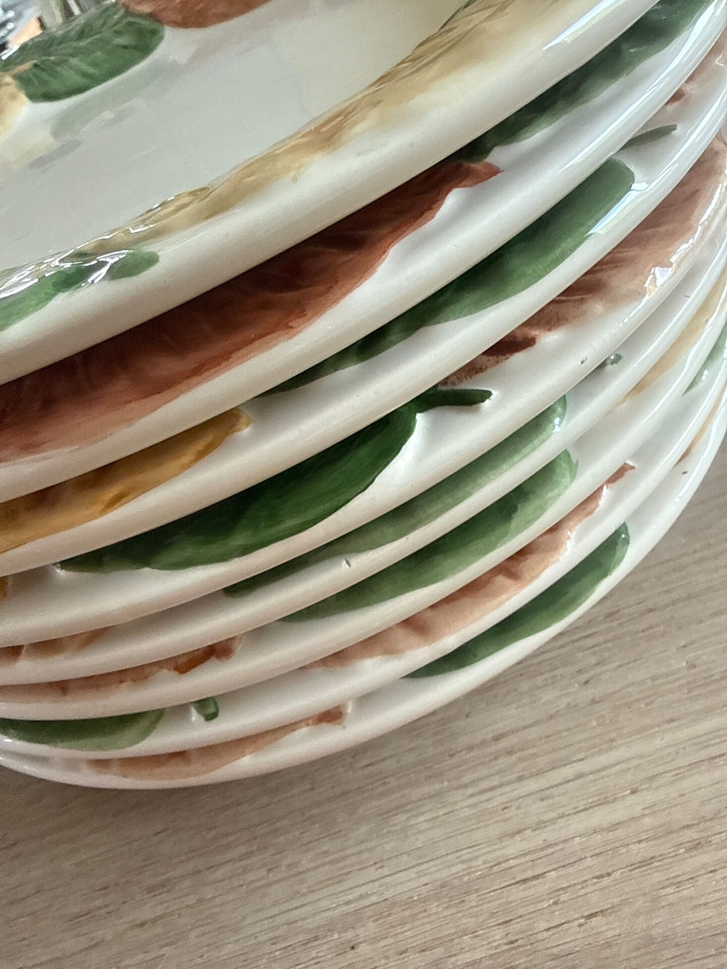 8 Bordallo Pinheiro plates