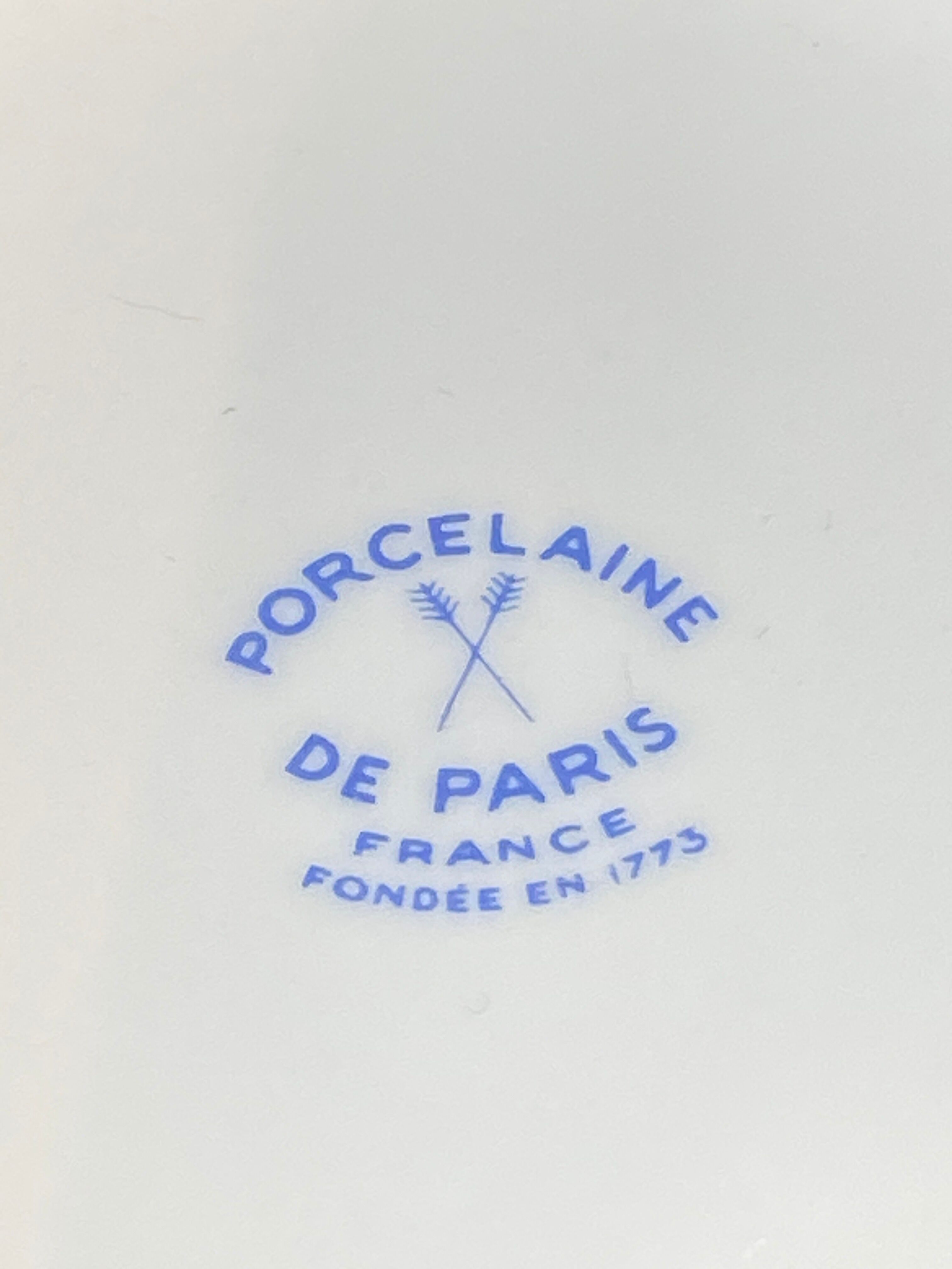Set of 10 Paris porcelain plates