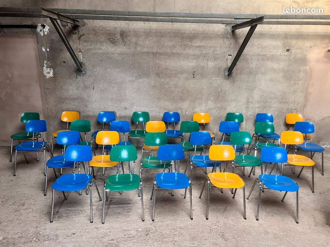 Set of 55 stackable vintage industrial school chairs 1950 thermoformed seat