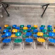 55 chaises d'école industrielles empilables, 1950