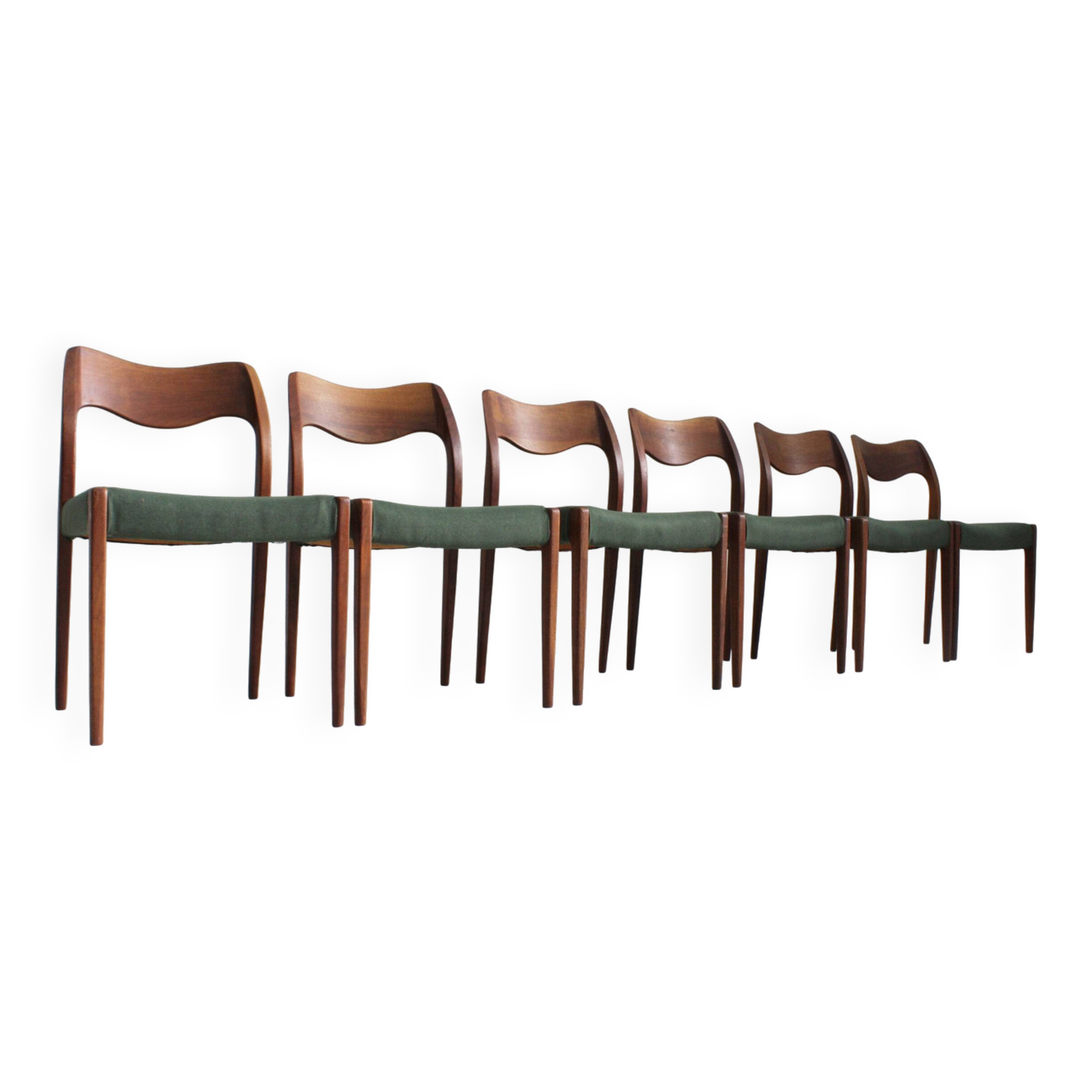 Set of 6 Vintage Danish dining room chairs by Niels Moller model 71