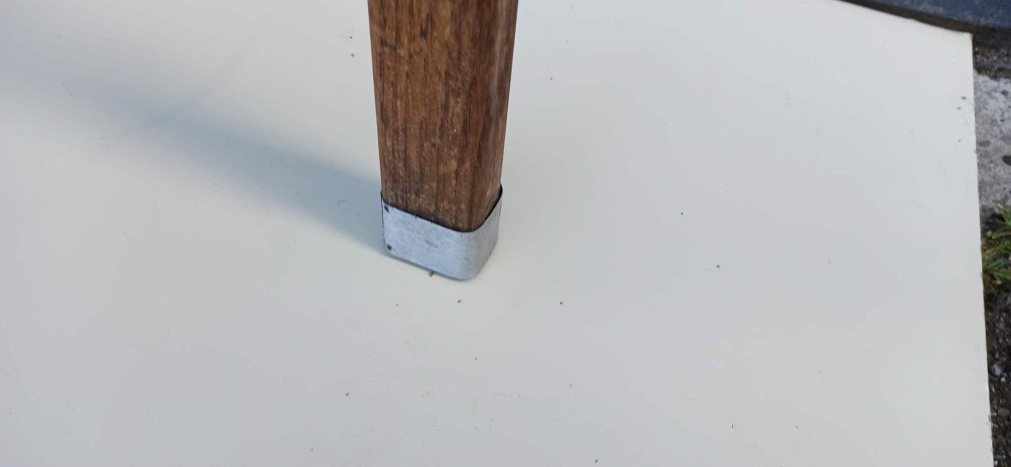 Table "Mado" aluminum turn with 2 extension cords