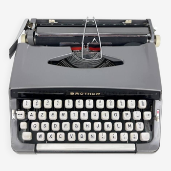 Machine à écrire Brother en métal gris souris, années 60