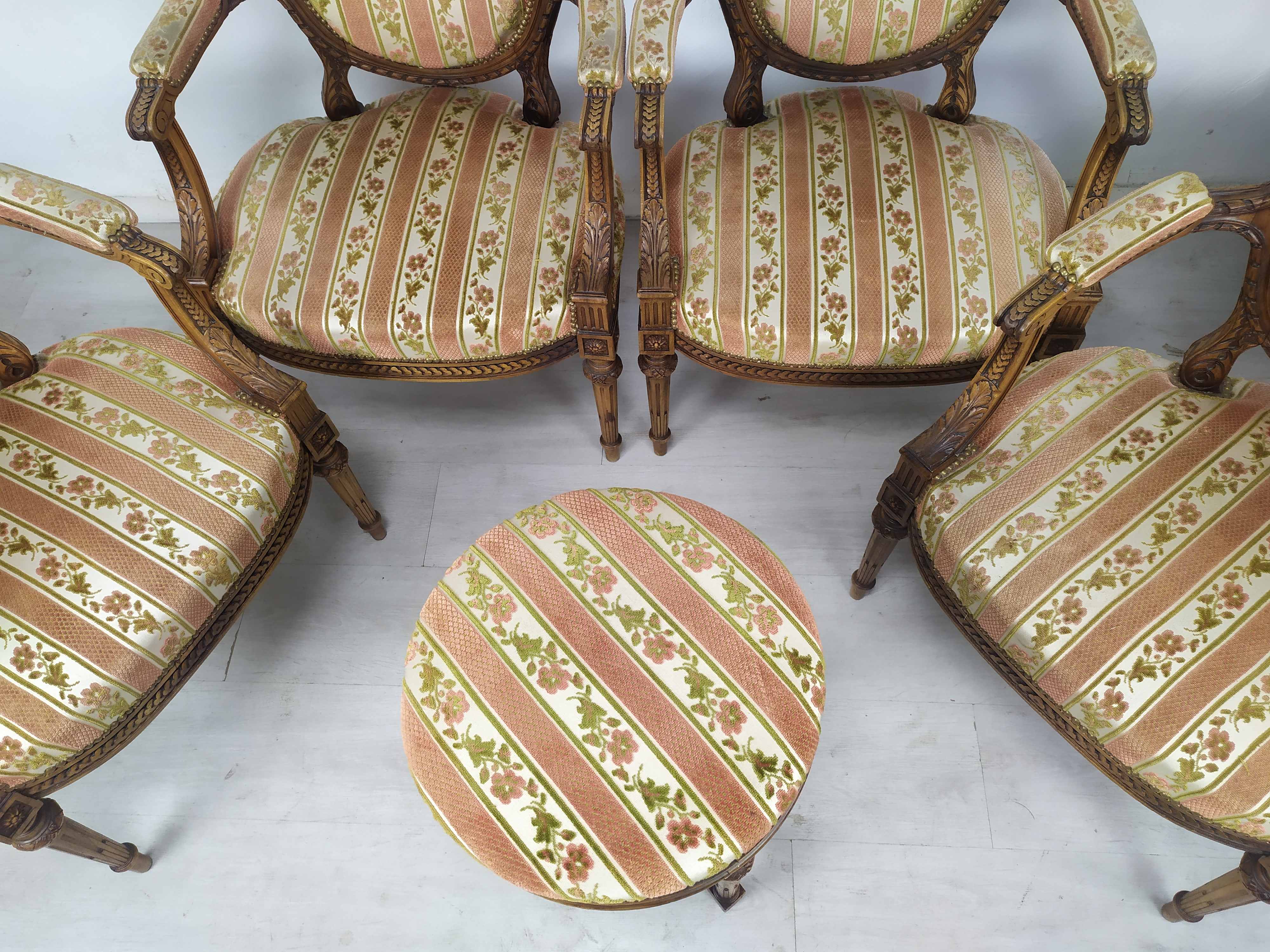 Lounge armchairs bench medallion