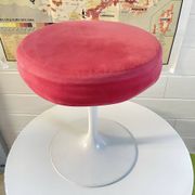 Tulip Stool Knoll