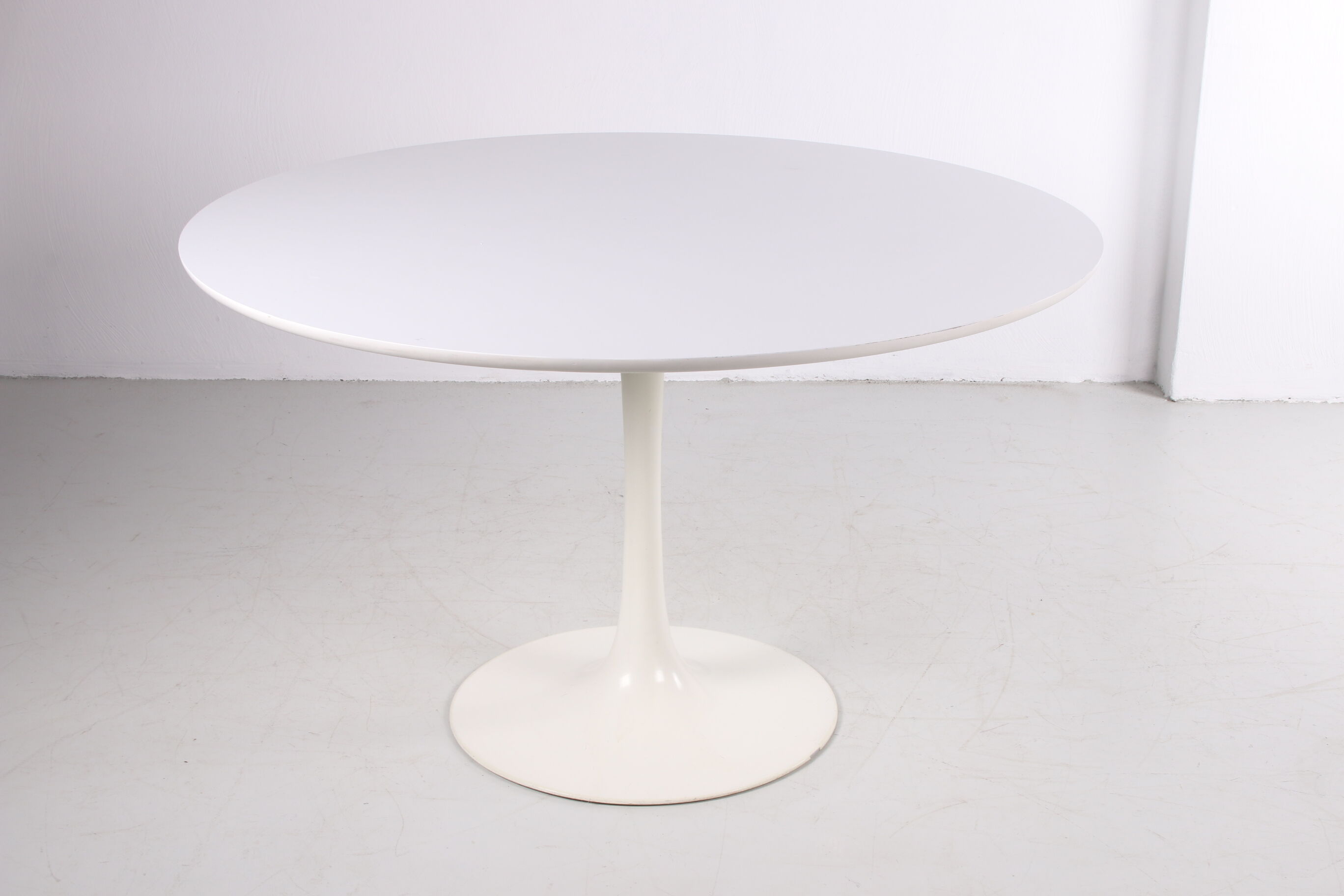 Set of table with 4 chairs designed by Maurice Burke made by Arkana
