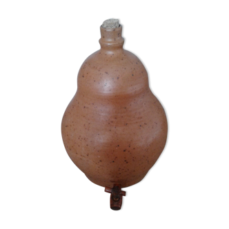 Pear-shaped sandstone bottle