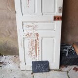 Porte ancienne d'extérieur en bois