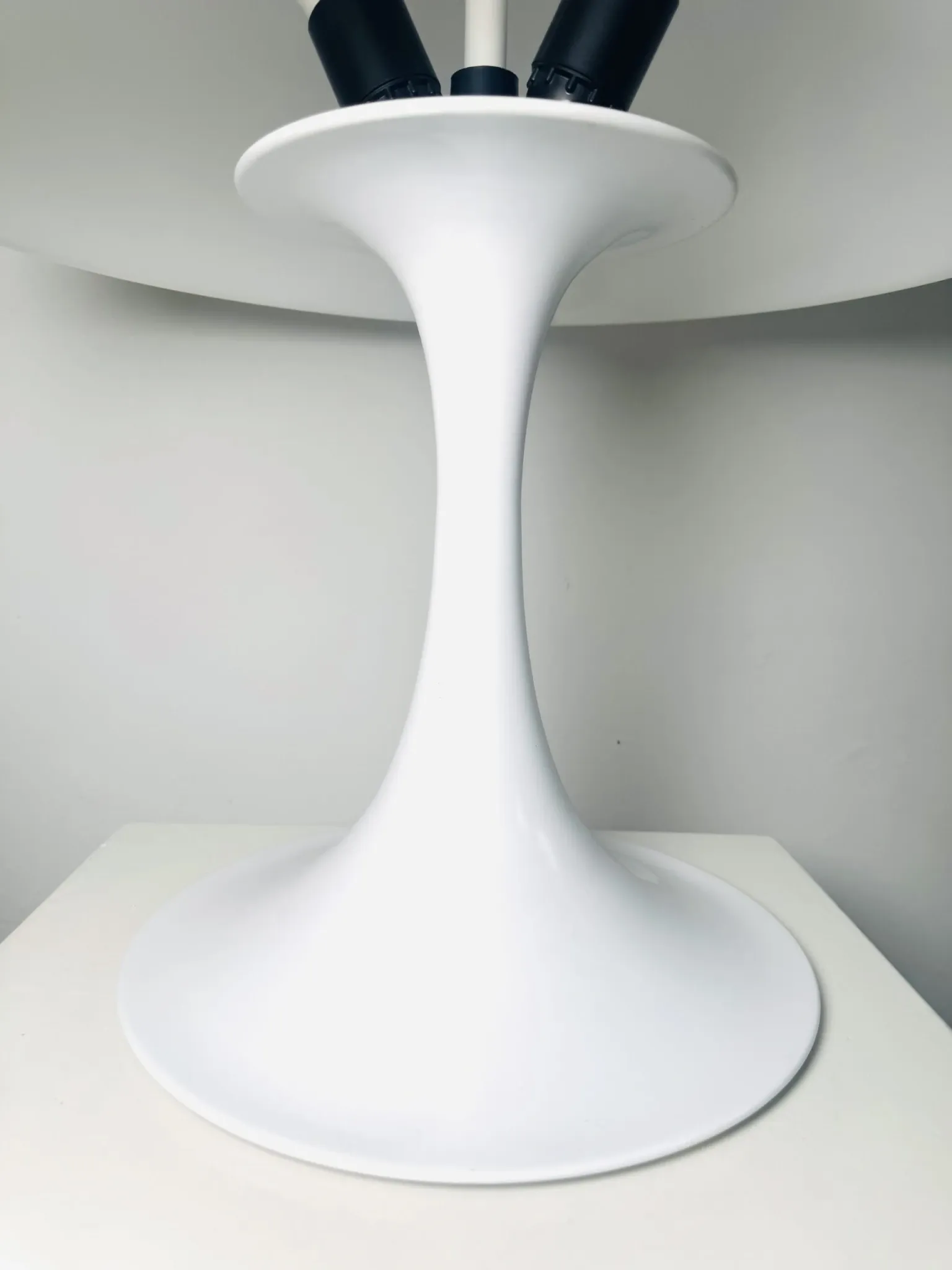Lampe de table D-2128 par Raak Amsterdam, Pays-Bas, années 1970.