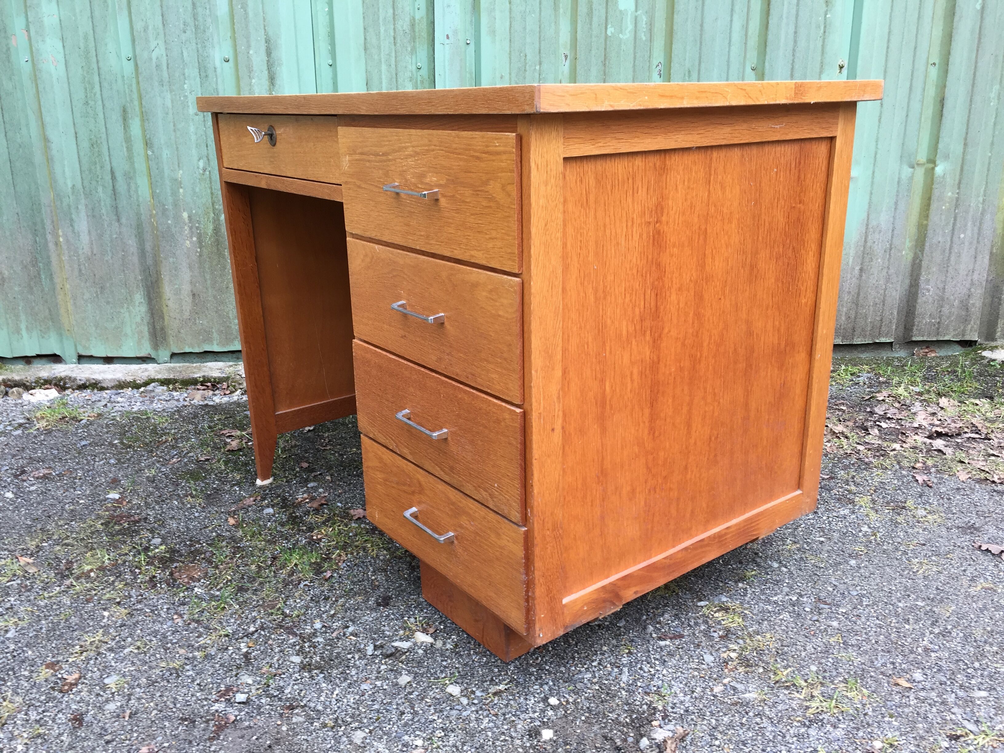 Vintage oak desk with 5 drawers.