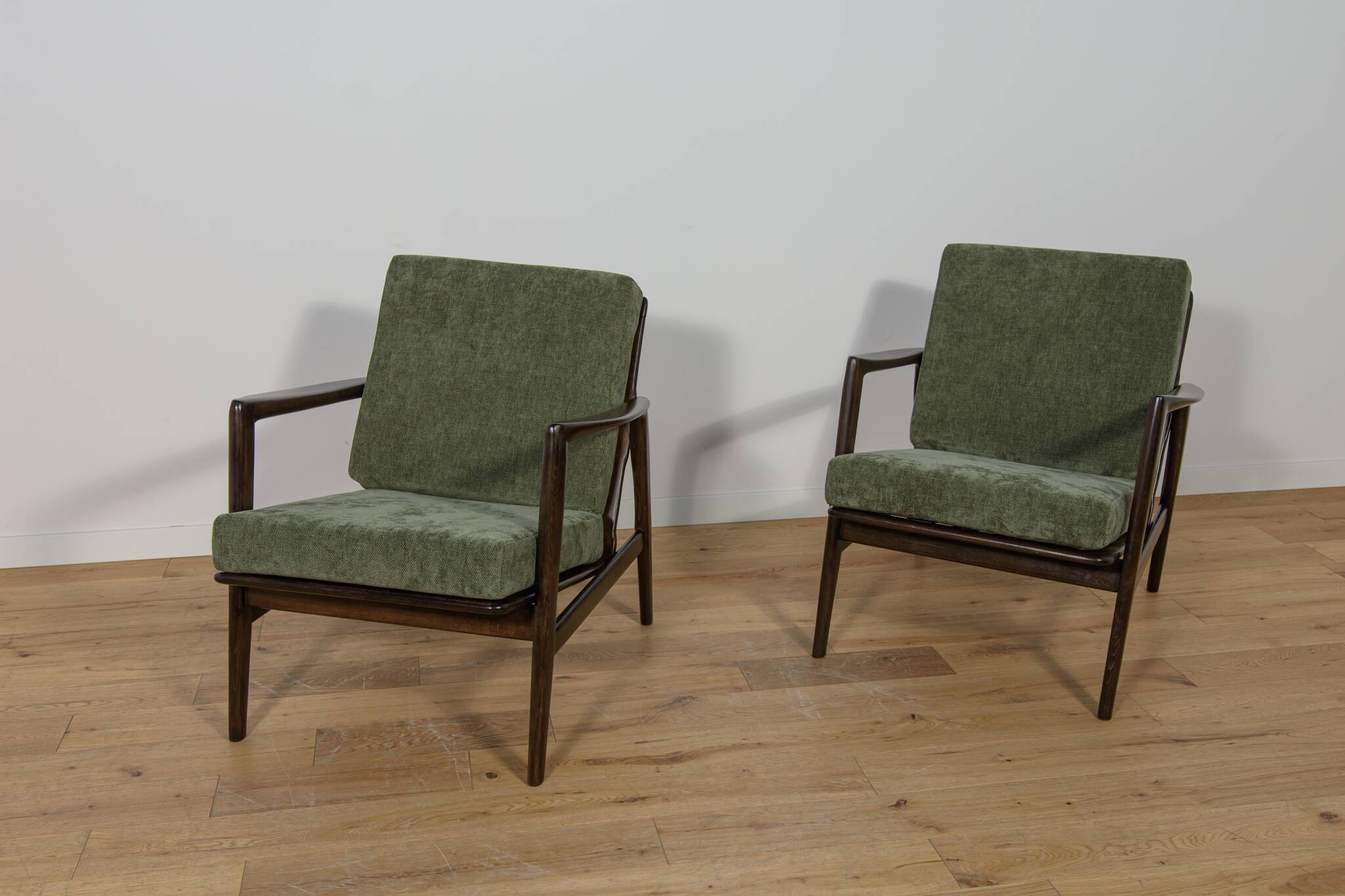 Model 300-139 Armchairs from Swarzędz Furniture Factory, 1960s, Set of 2