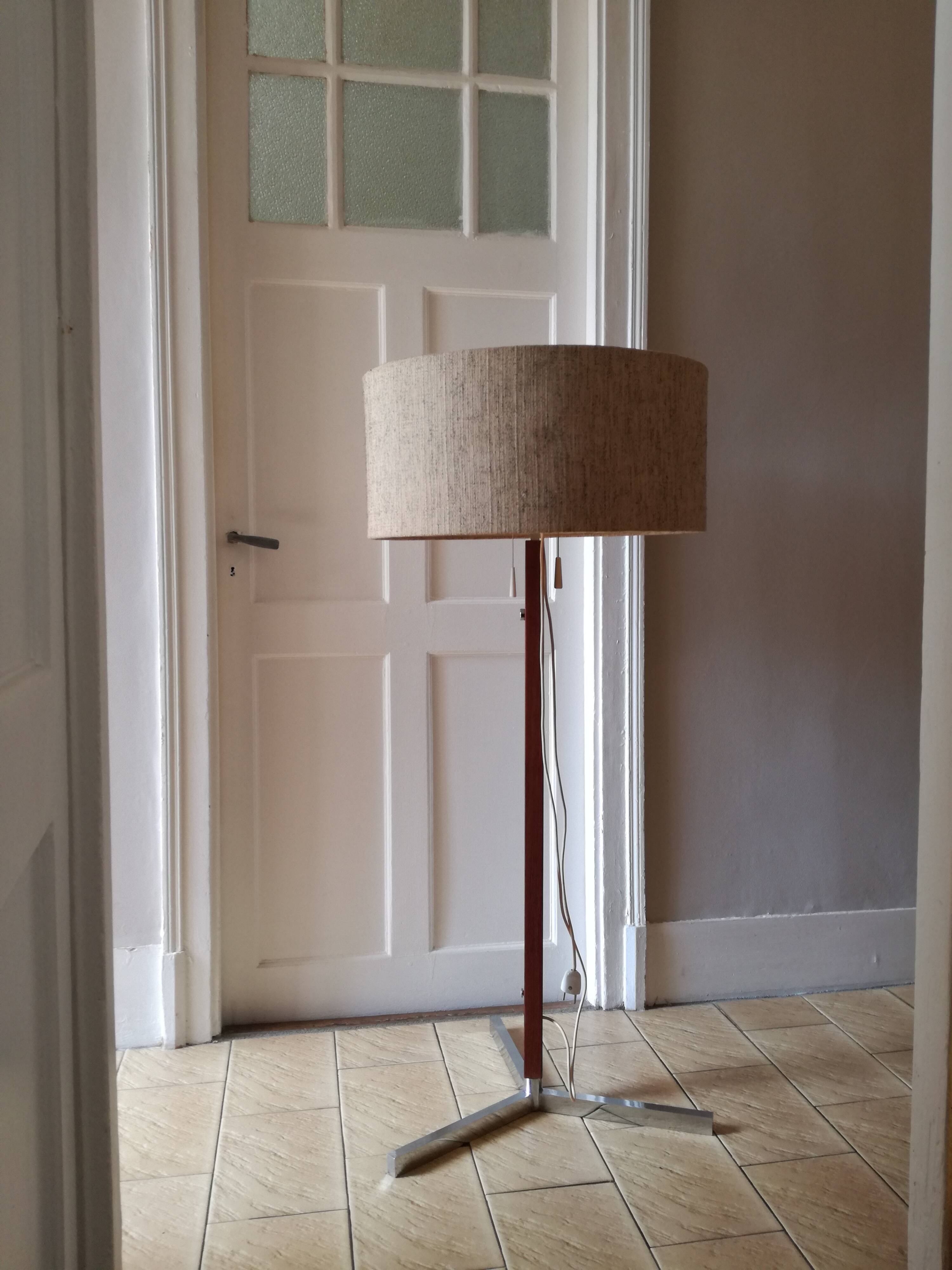 Adjustable floor lamp in walnut and metal 1960