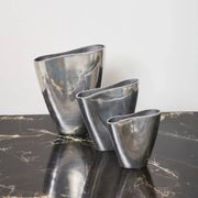 Vase moyen "Sillage" en fonte d'aluminium, 1970s