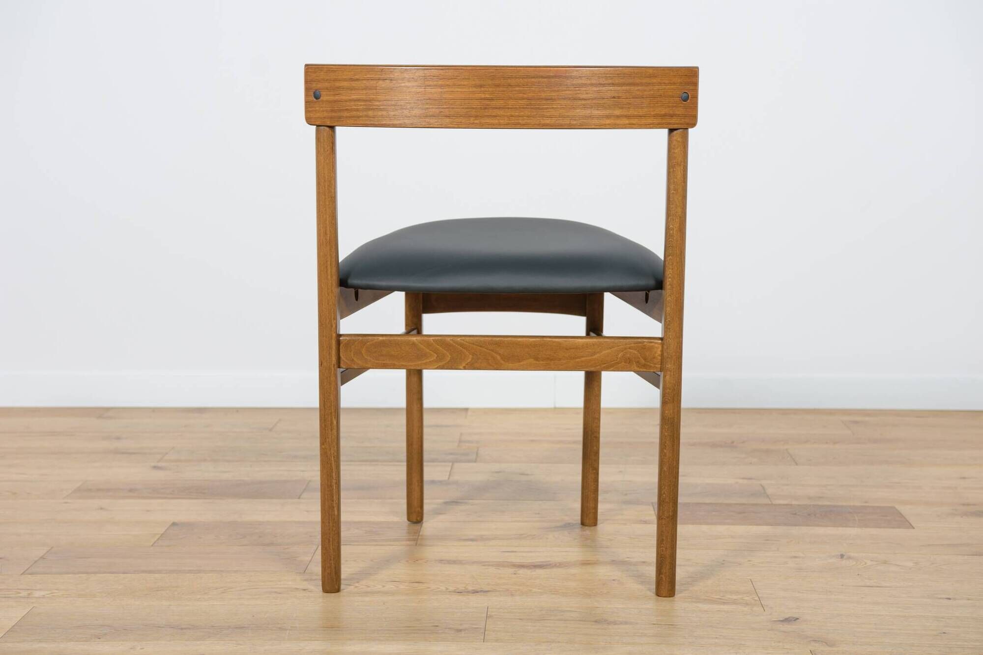 Mid-Century Round Extendable Dining Table and Chairs from McIntosh, 1960s, Set of 5